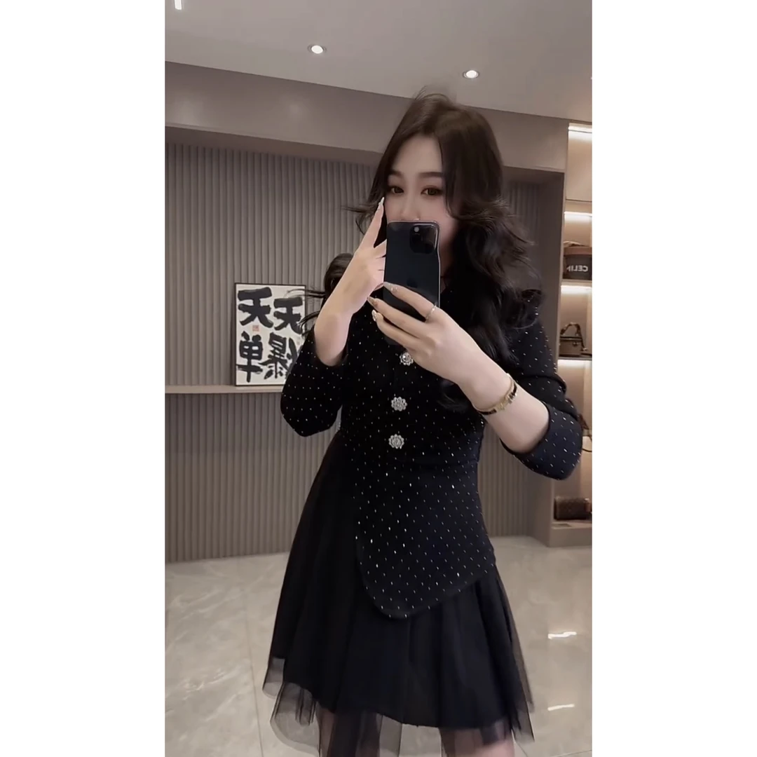 小香风设计感显瘦高腰时尚重工A字连衣裙