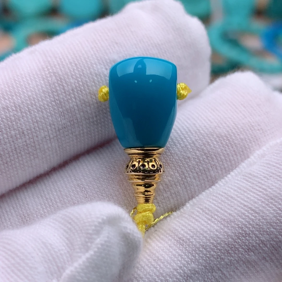 18K金镶嵌绿松石珠宝奇石