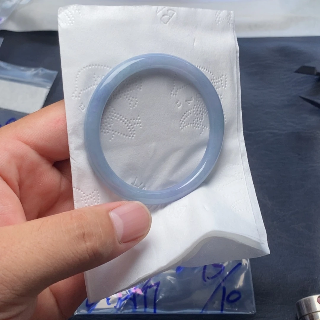 定制翡翠未镶嵌翡翠手镯