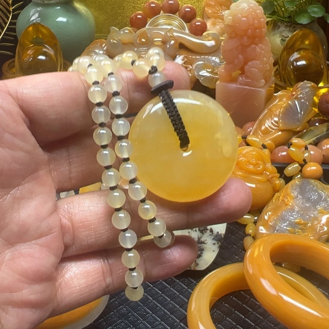 石英质玉未镶嵌颈饰