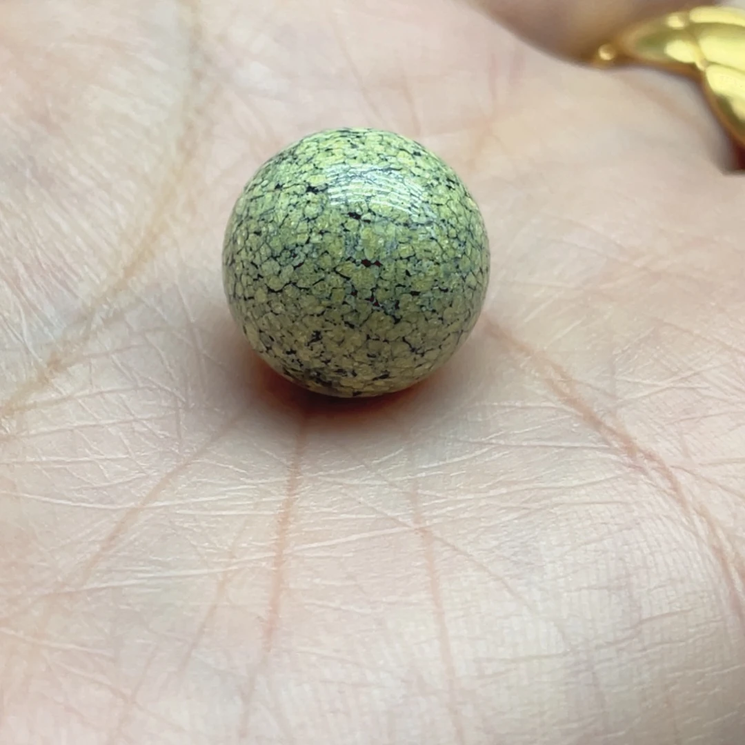 南红玛瑙未镶嵌珠宝奇石