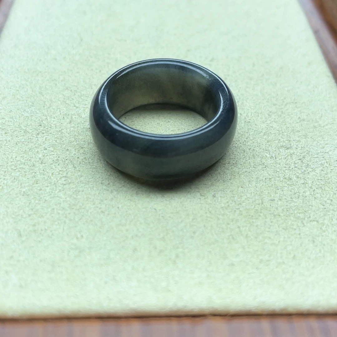 未镶嵌戒指和田玉128青花轮胎17码