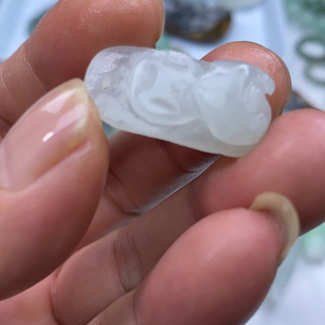 定制翡翠未镶嵌如意