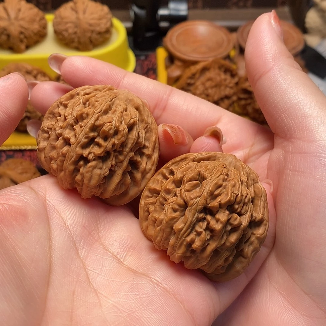 何***呀把件桃核43尺四座楼