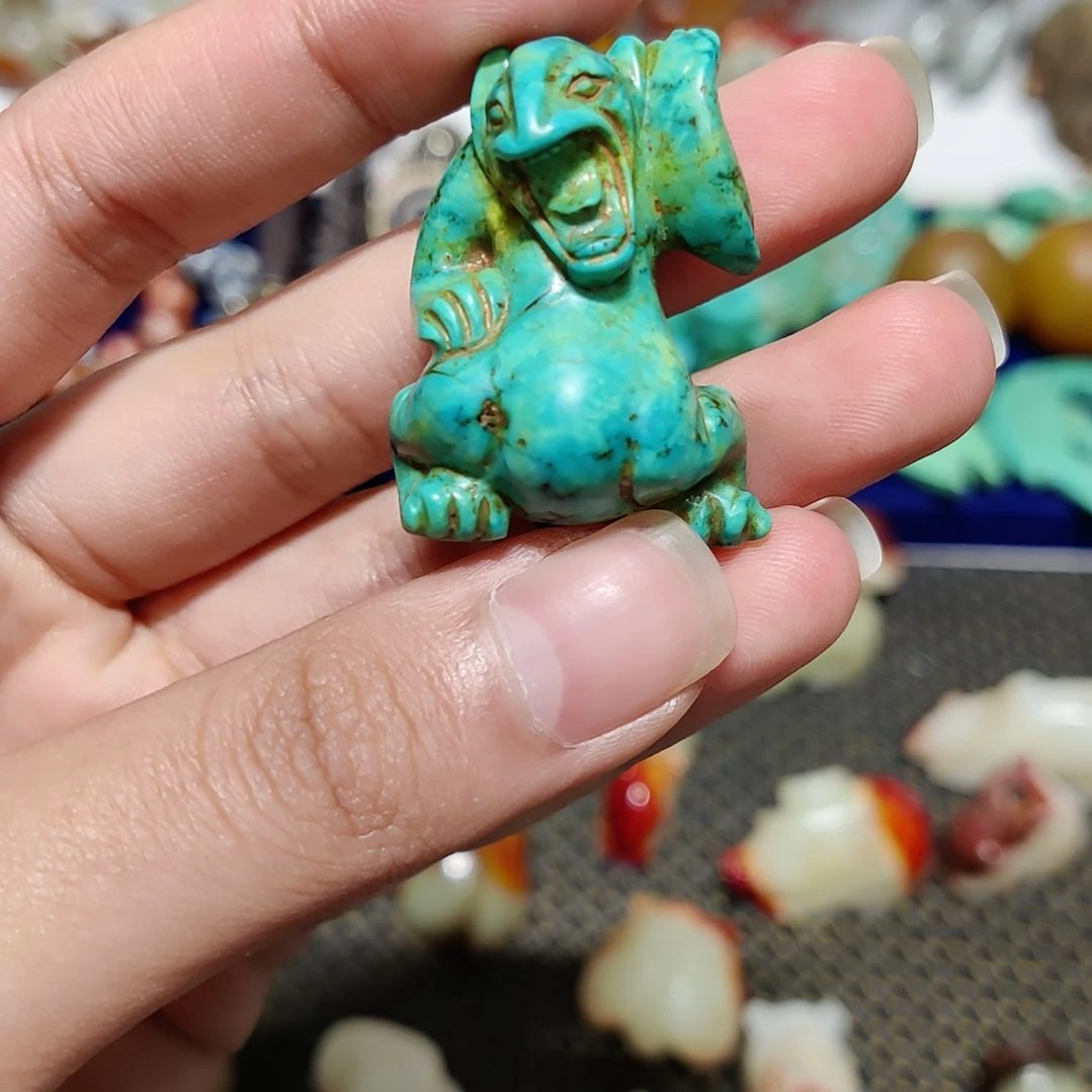 透闪石质玉未镶嵌颈饰