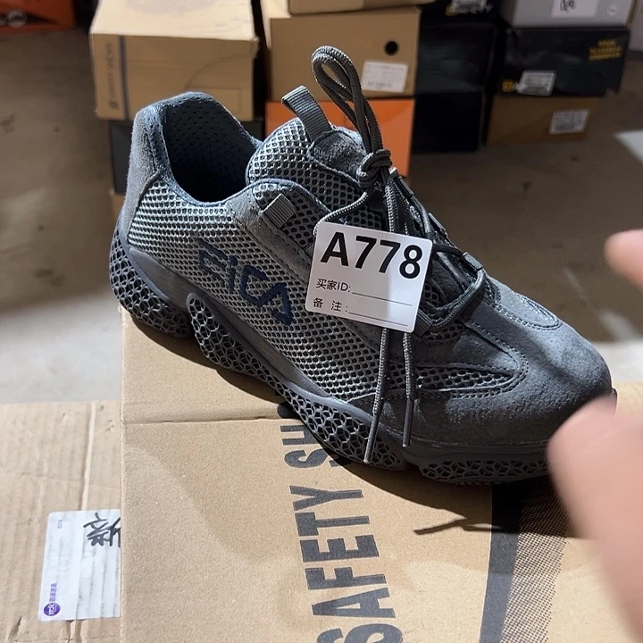 编号778号。 40码微瑕防砸防刺劳保鞋