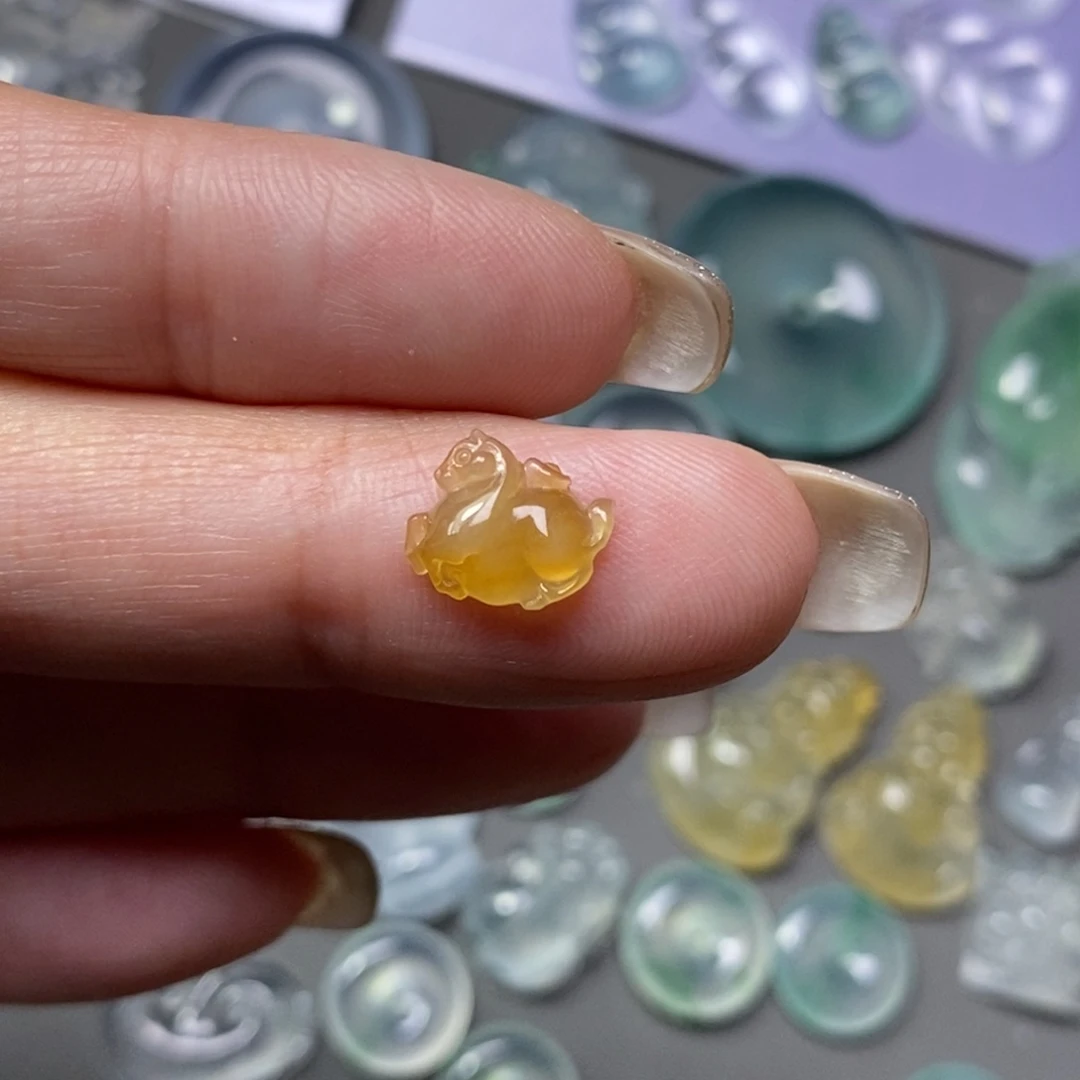 翡翠未镶嵌颈饰青****身翡翠