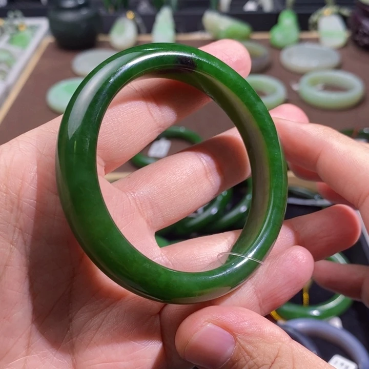 和田玉七号矿碧玉红皮菠菜绿手镯57.3圈口58未镶嵌