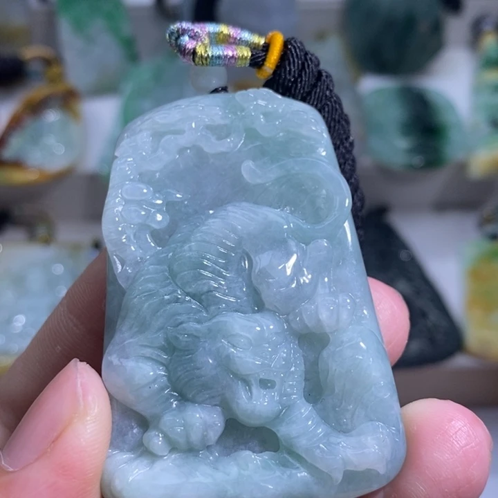 【闪购商品】颈饰未镶嵌翡翠虎