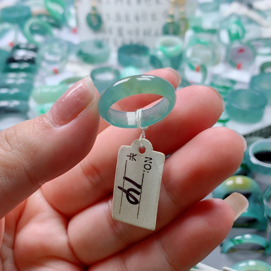 翡翠戒指未镶嵌戒指