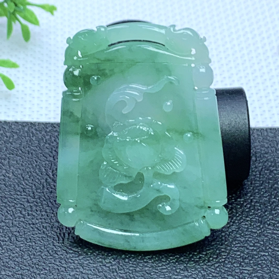 缅甸天然A货翡翠 飘绿花开富贵牌吊坠