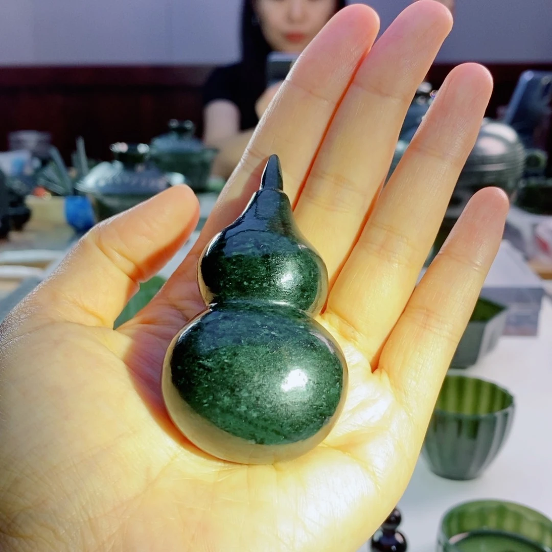 未镶嵌和田玉（青玉）摆件