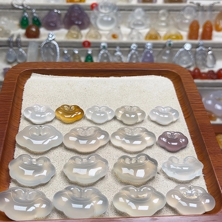 玛瑙/玉髓未镶嵌颈饰多样性发货 发一个