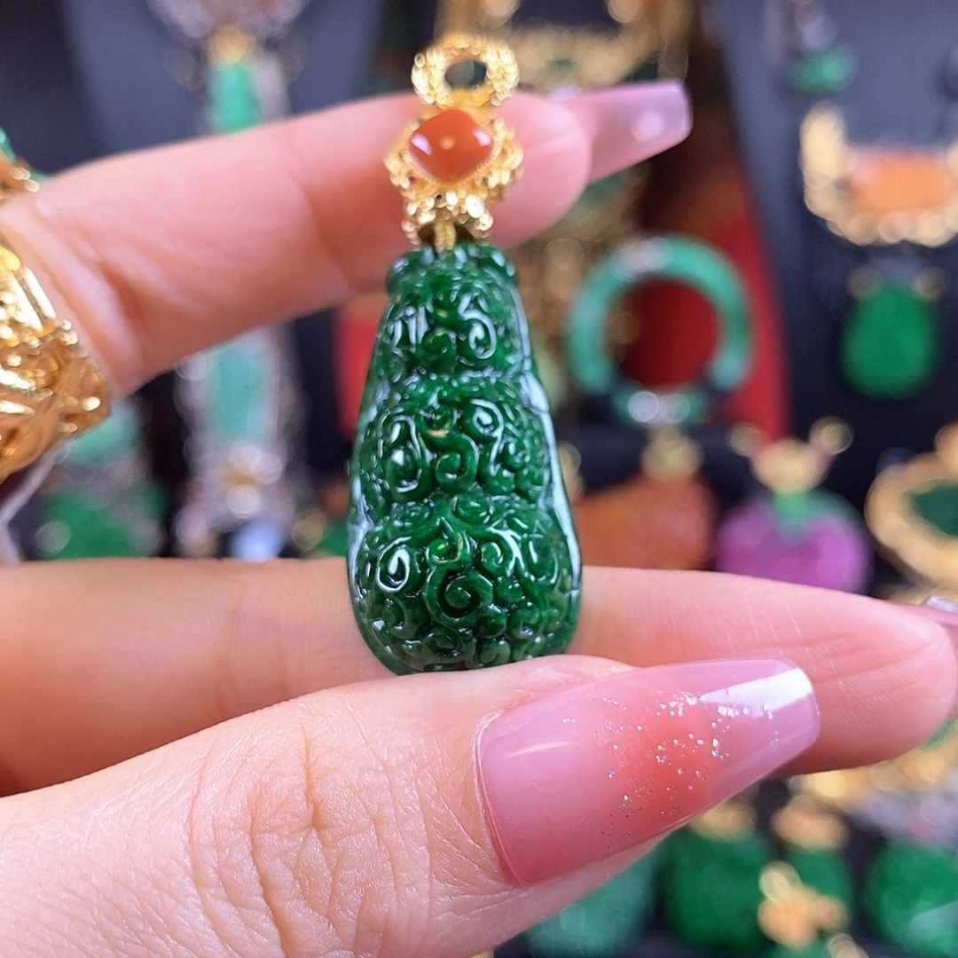 翡翠未镶嵌吊坠(赠链)吊坠