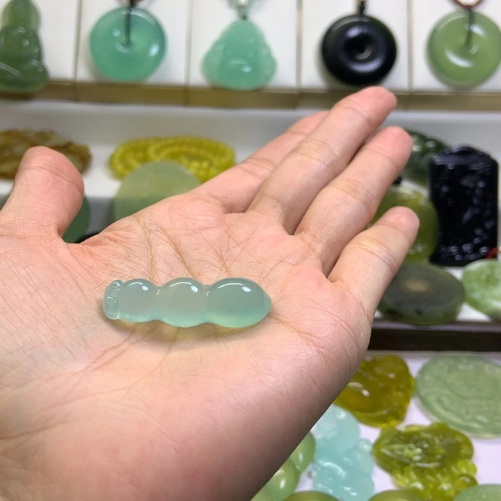 【闪购商品】未镶嵌蛇纹石玉颈饰温***暗