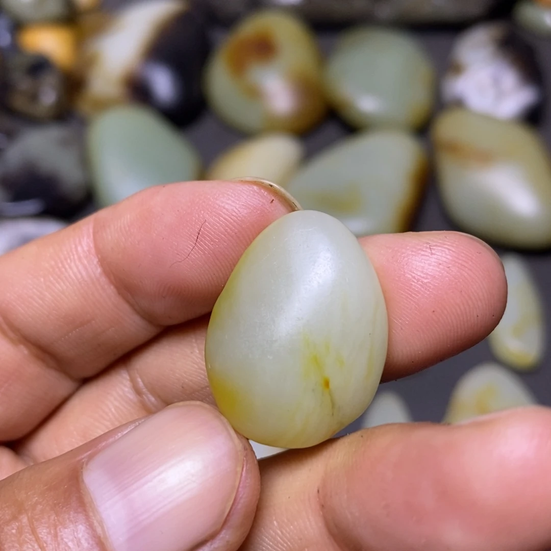 和田玉（糖玉）未镶嵌挂件