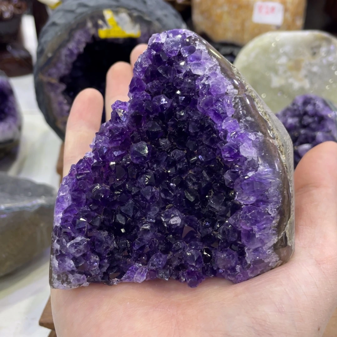 禾***丰未镶嵌水晶珠宝半成品