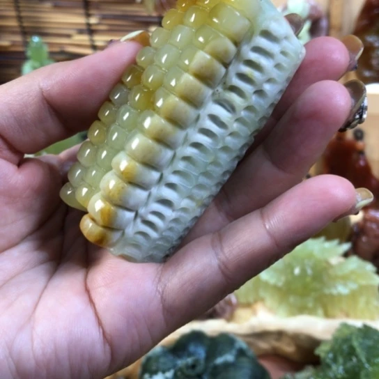 未镶嵌蛇纹石玉颈饰