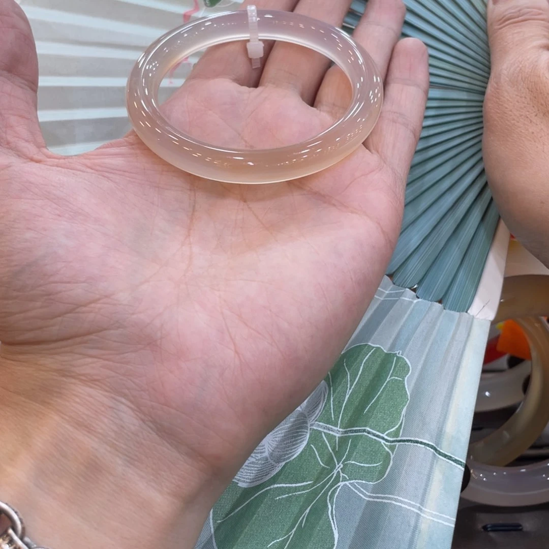 玛瑙/玉髓手镯未镶嵌好*