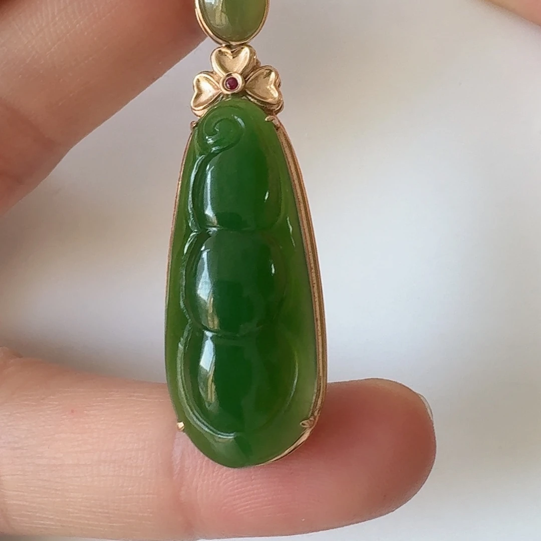 和田玉W挂坠18K金镶嵌