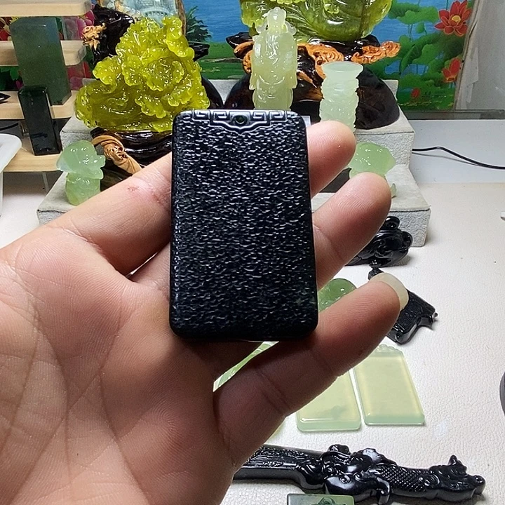 蛇纹石玉未镶嵌挂件