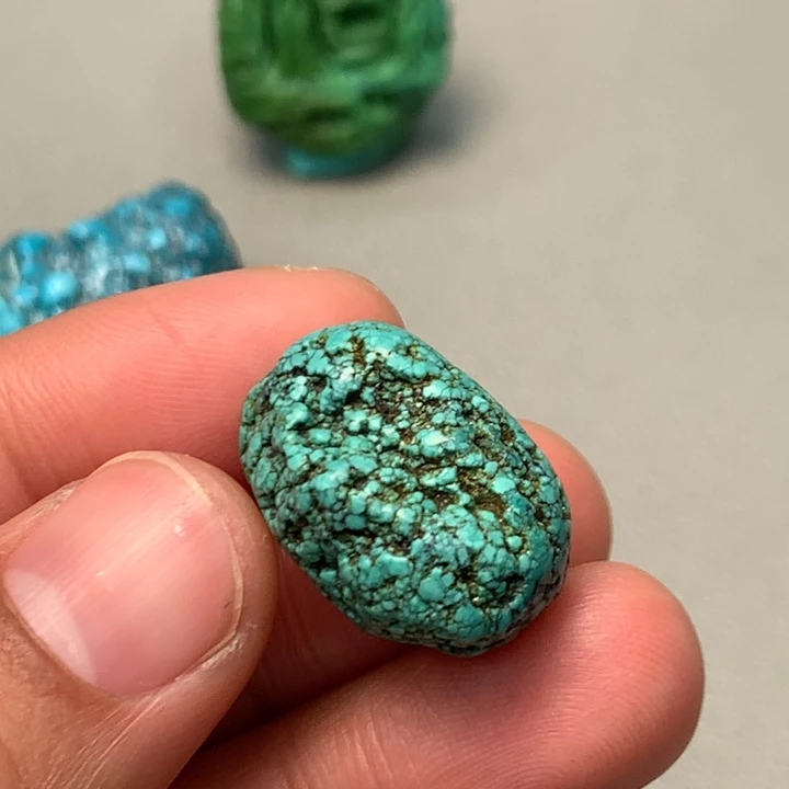 绿松石未镶嵌颈饰