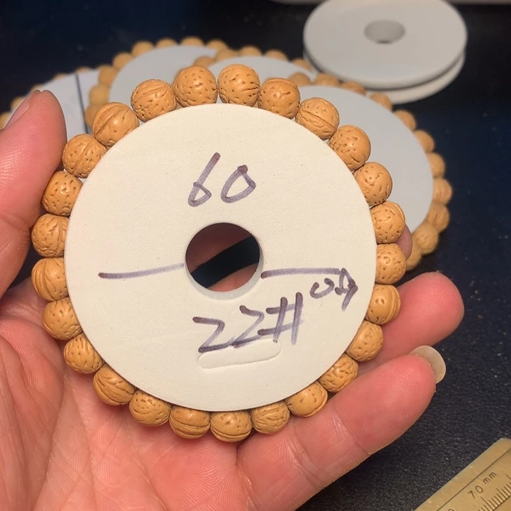 桃核手串22号健健康康了