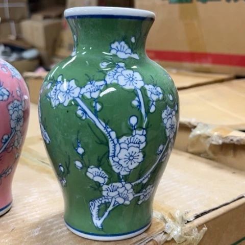 用***7瓷片瑕疵陶瓶。。。。。。。。。。。。。