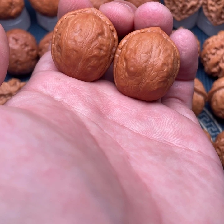 文玩核桃把件光头