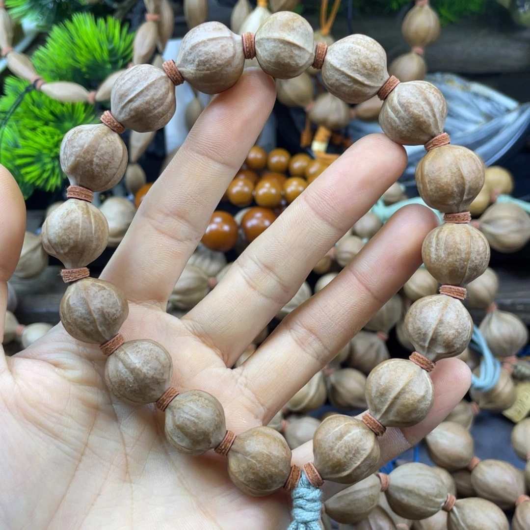 霖***霖吊坠橄榄核鲨鱼背老料