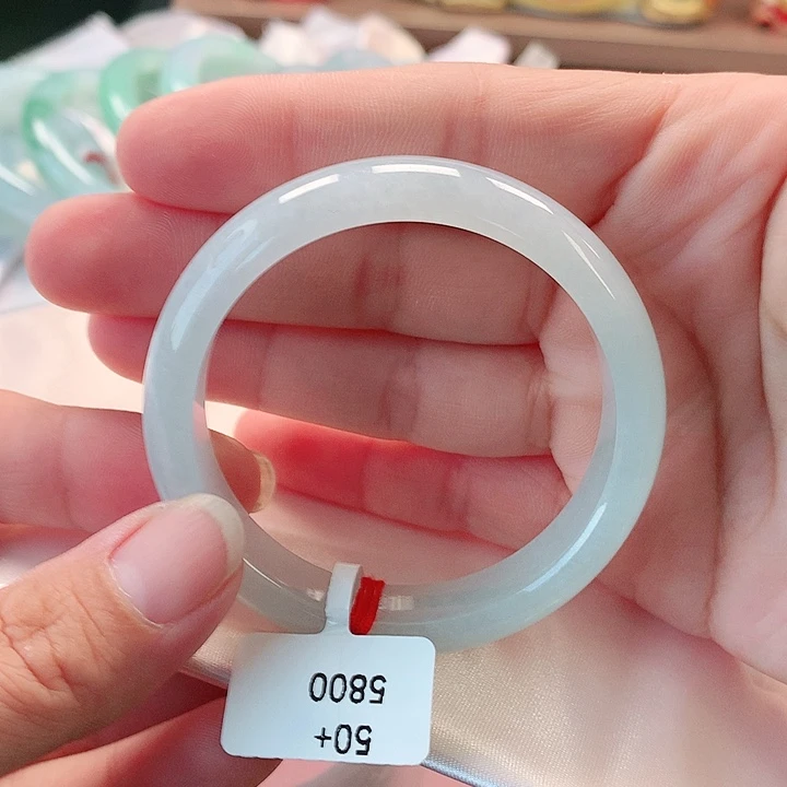 未镶嵌手镯翡翠50正