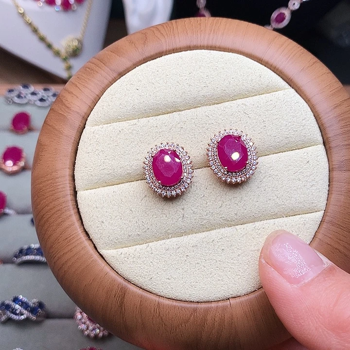 银S925镶嵌红宝石耳饰