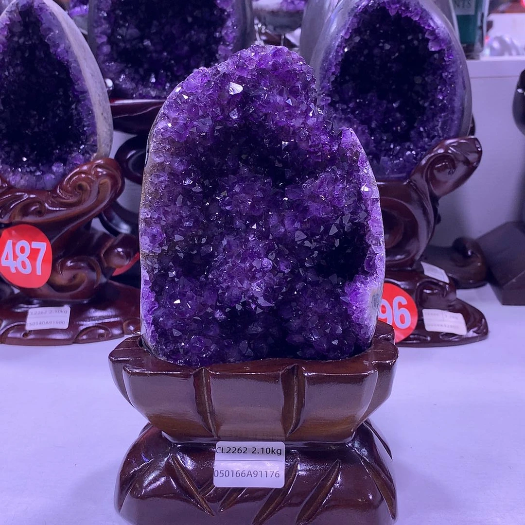 织绣乌拉圭紫水晶摆件