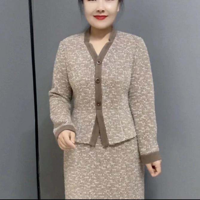 秋冬新款H3639款假两件洋气时尚弹力百搭减龄遮肉妈妈装连衣裙