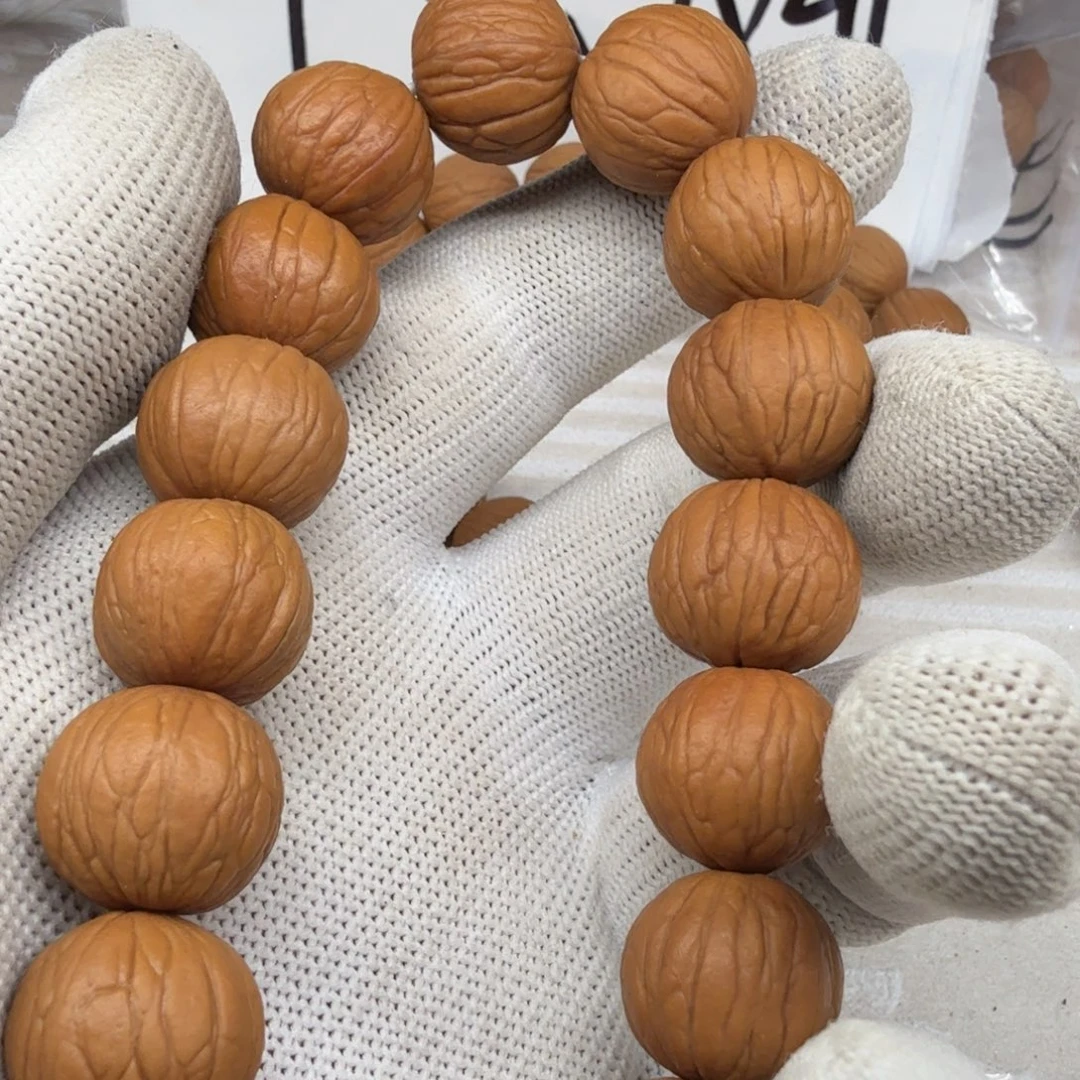 猴头核桃吊坠聚宝盆