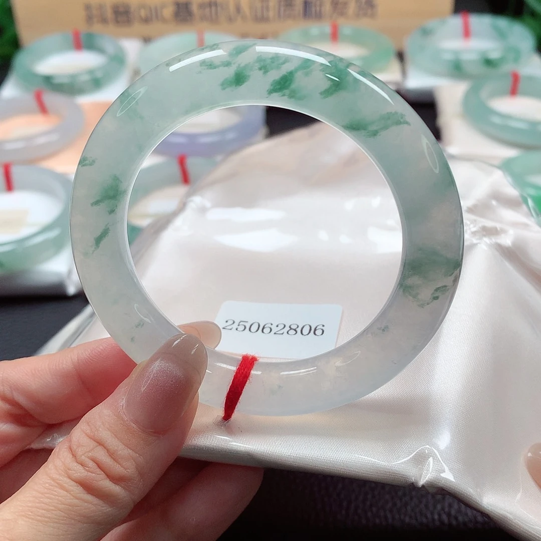 未镶嵌手镯（圆镯）翡翠天然A货翡翠手镯，101号