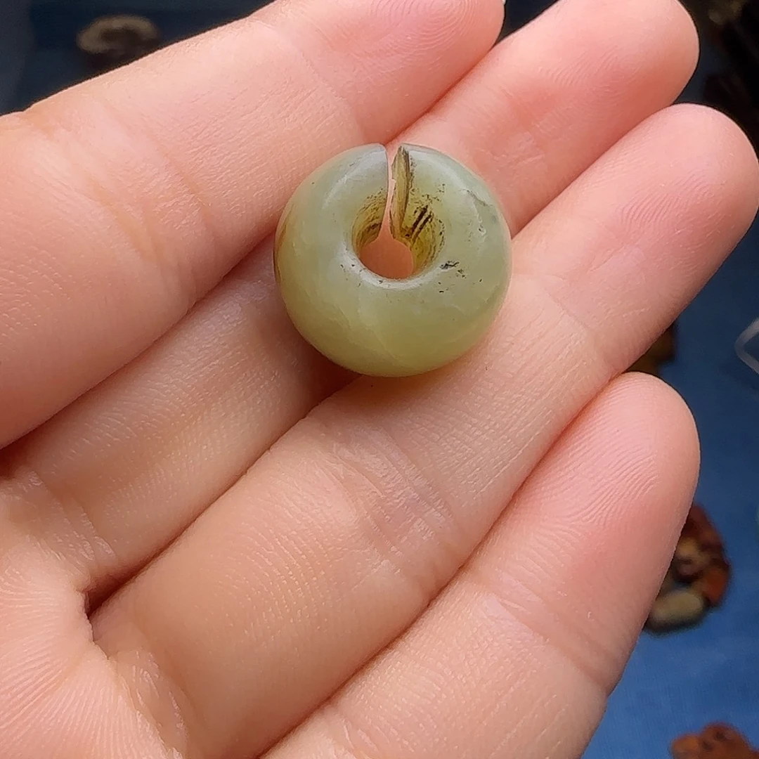 弘***明和田玉未镶嵌颈饰