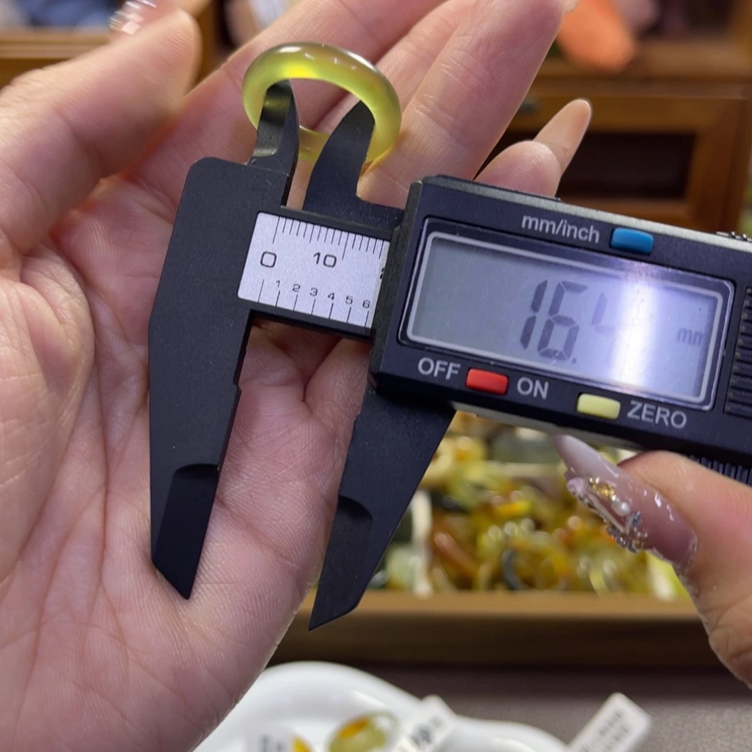 蛇纹石玉未镶嵌手镯27