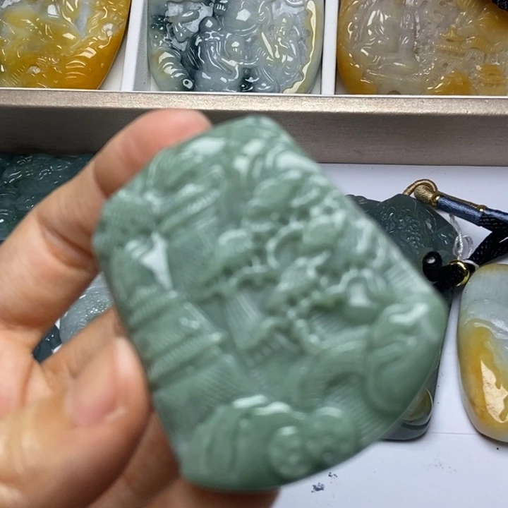 翡翠未镶嵌颈饰翡翠