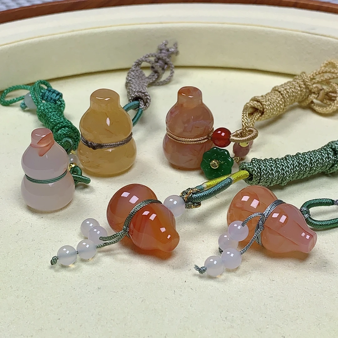 天然玛瑙吊坠（直播间选款）拍一发一多样性发货，私拍随机发货