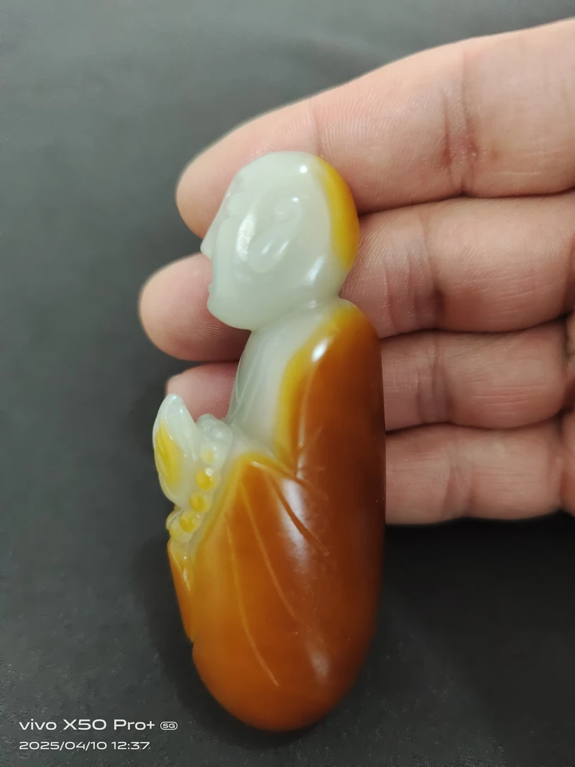 精品和田玉悟道挂件，雕工精美，打灯通透，密度非常高