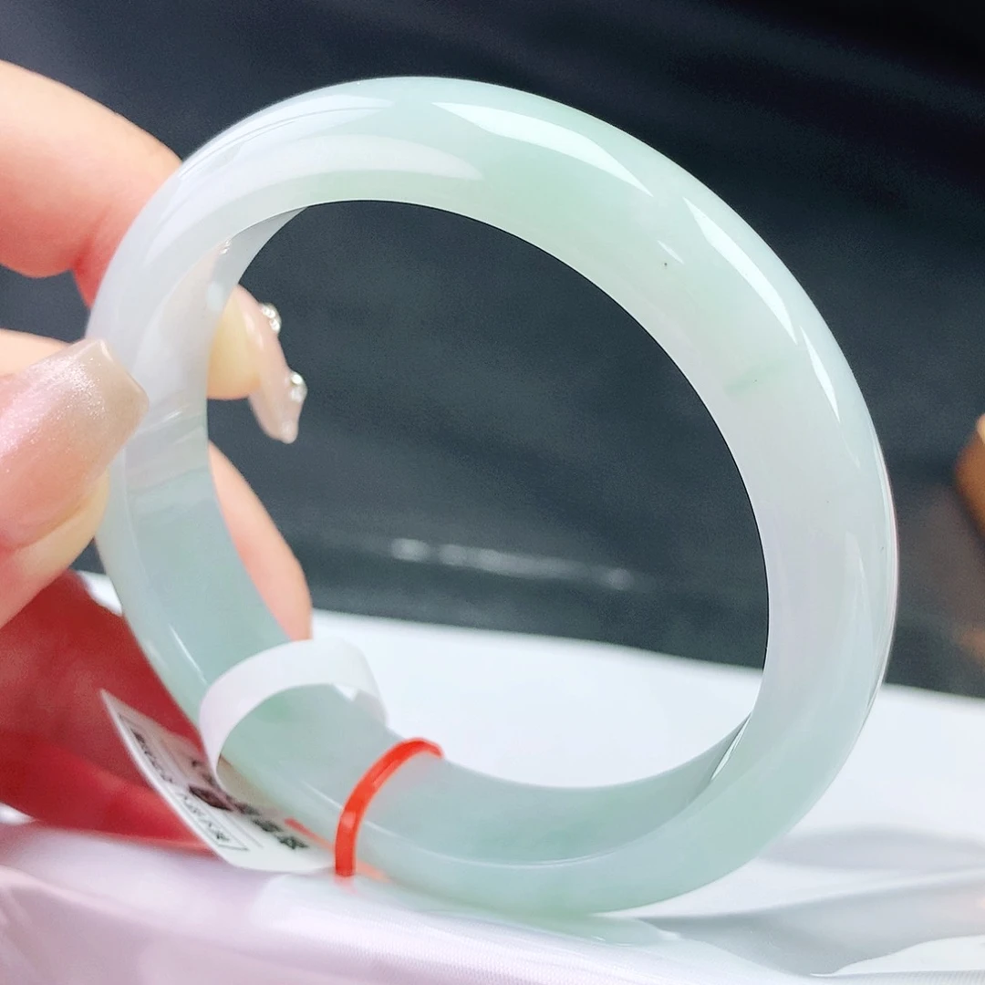 翡翠手镯未镶嵌58圈