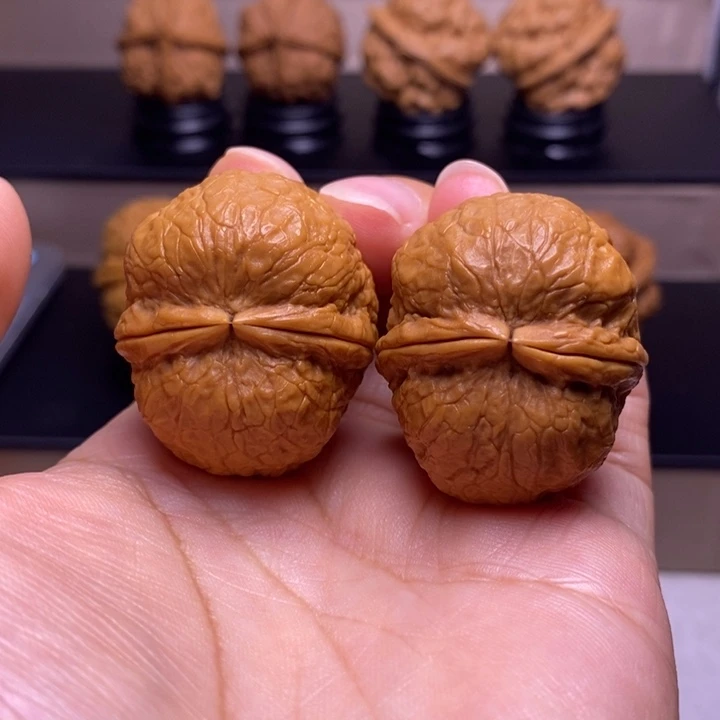 文玩核桃把件佛陀元宝18