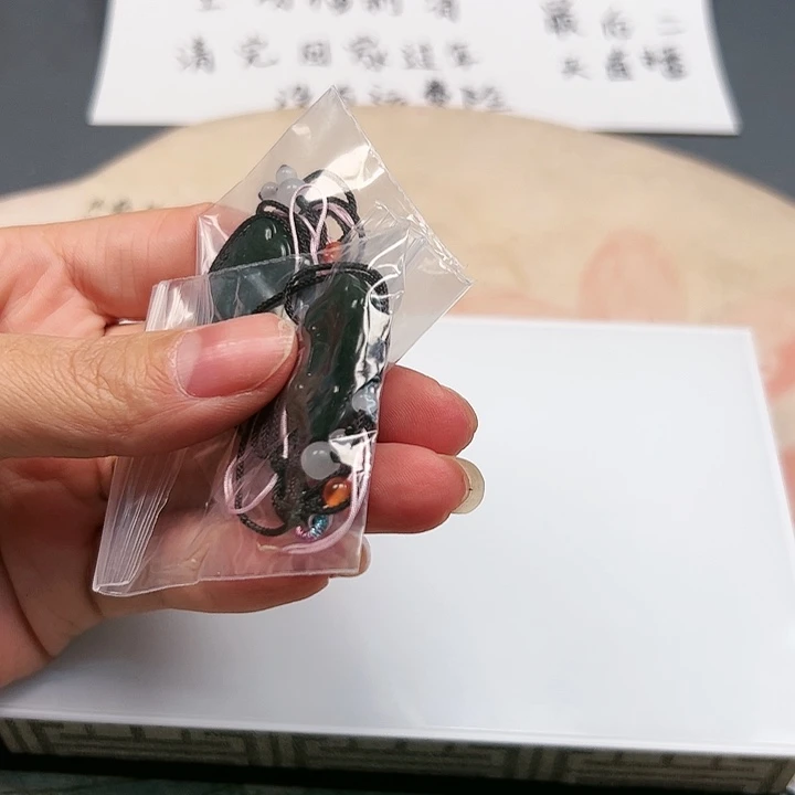 和田玉颈饰未镶嵌4