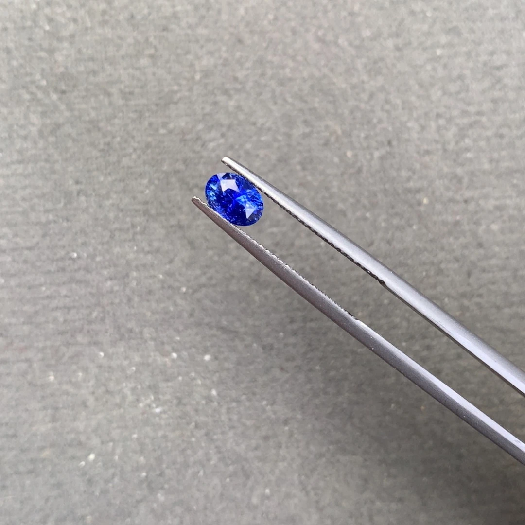裸石蓝宝石无烧皇家蓝1.04ct全净