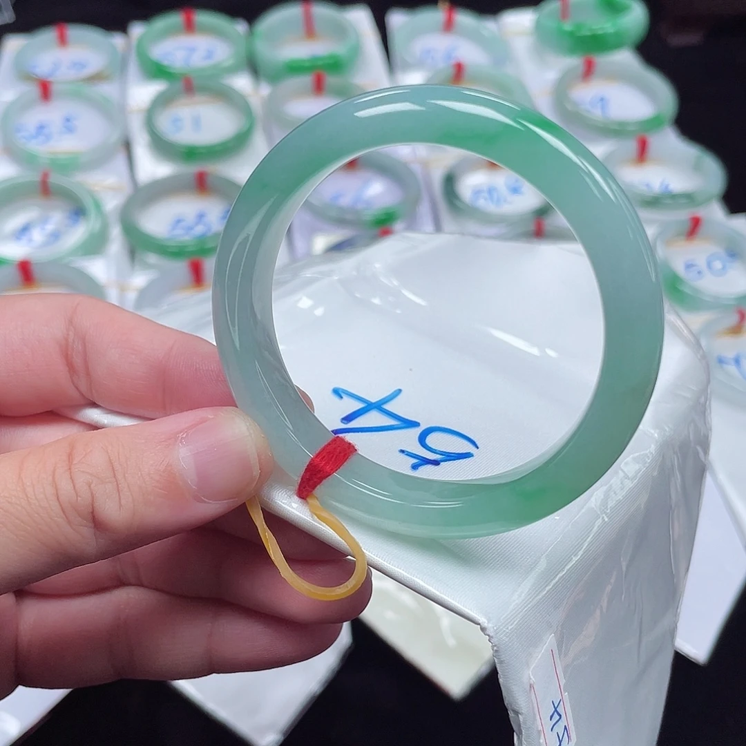 翡翠手镯未镶嵌54正圈66号