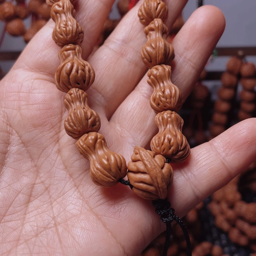 木质类龙纹桃枭手串