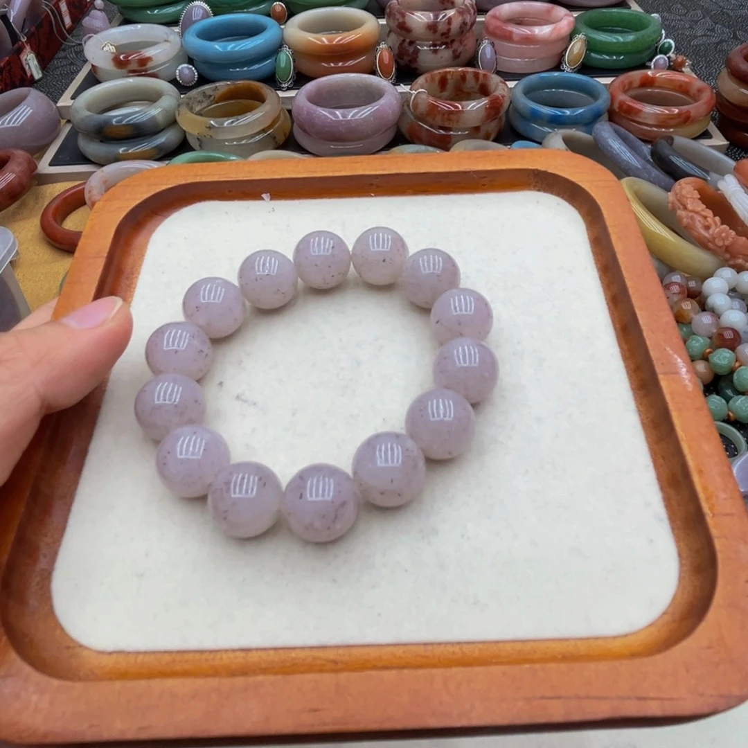 石英岩玉未镶嵌圈口齐全