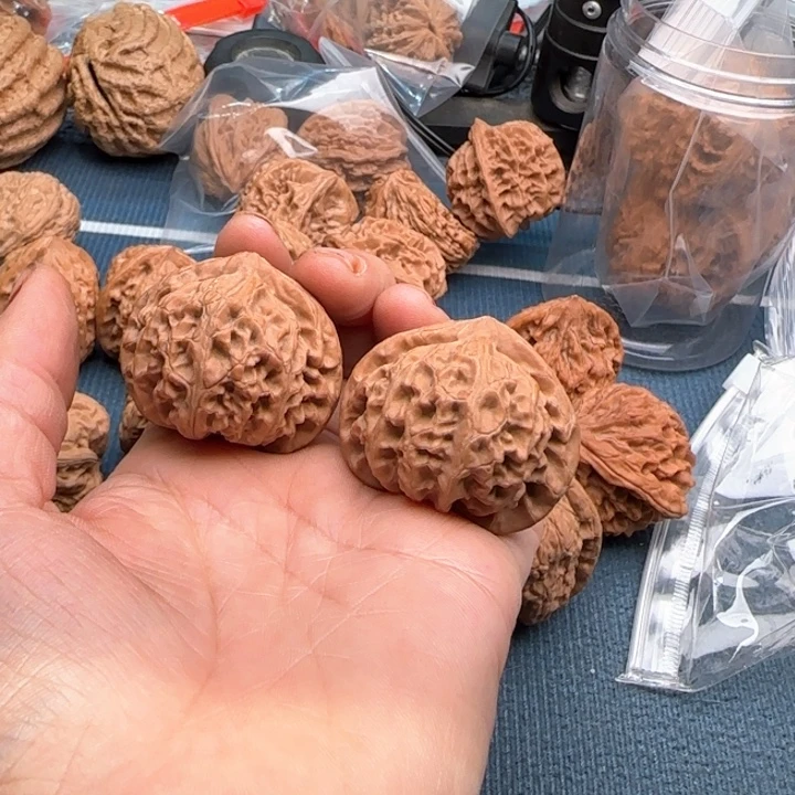 菜***盐文玩核桃吊坠42邢台宫灯