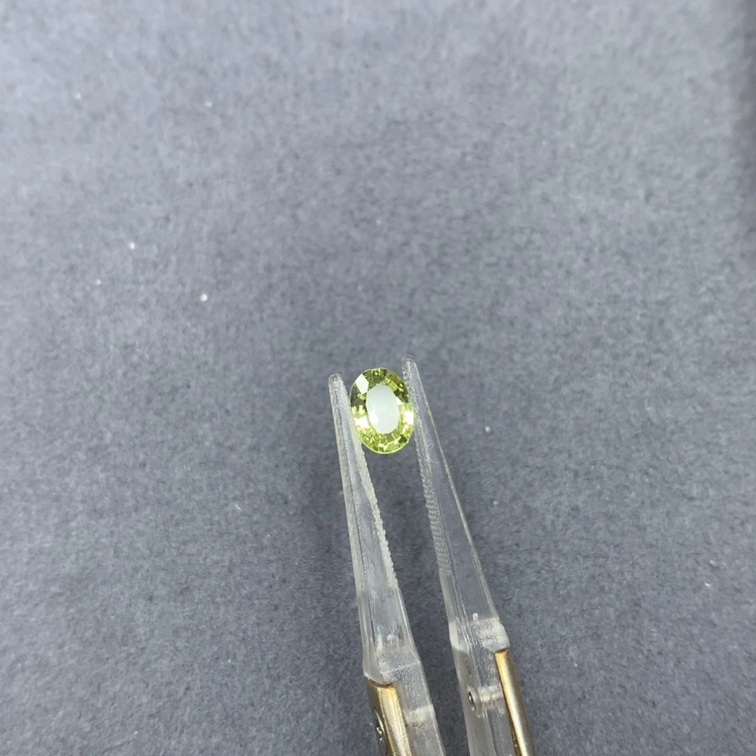 蓝宝石裸石0.9ct绿蓝宝石